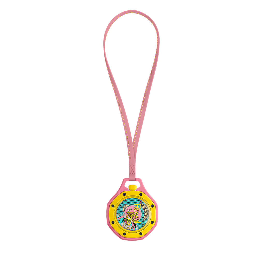 Royal Pop OTG ROZ vue arrière — fond saphir transparent, mouvement Sistem51 remontage manuel décoré Pop Art, indicateur réserve de marche au barillet, cordon rose